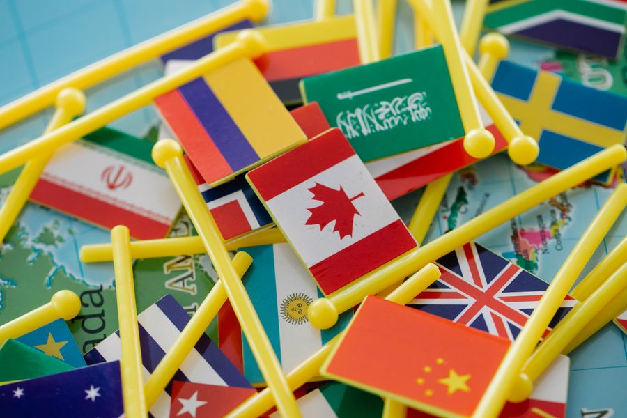 Flag puzzle platform